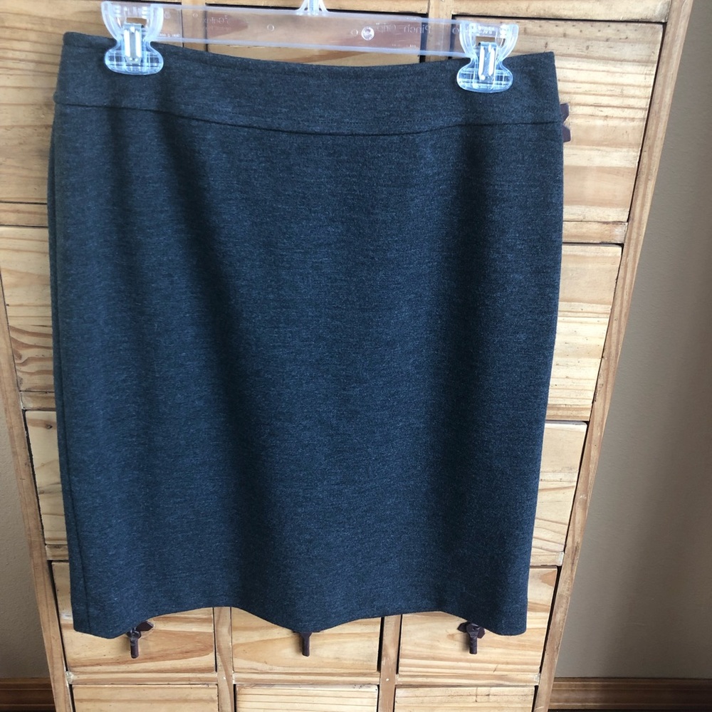 Semantiks (?) dark grey heathered skirt//worn once